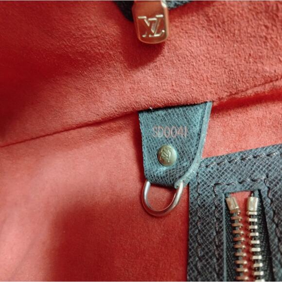 💎✨BEAUTIFUL✨💎Authentic Louis Vuitton Marais Bucket Damier Ebene - Picture 9 of 9